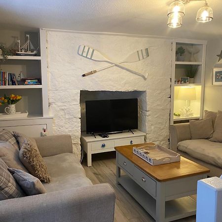 Delightful 3 Bedroomed Cottage In Ландъндо Екстериор снимка